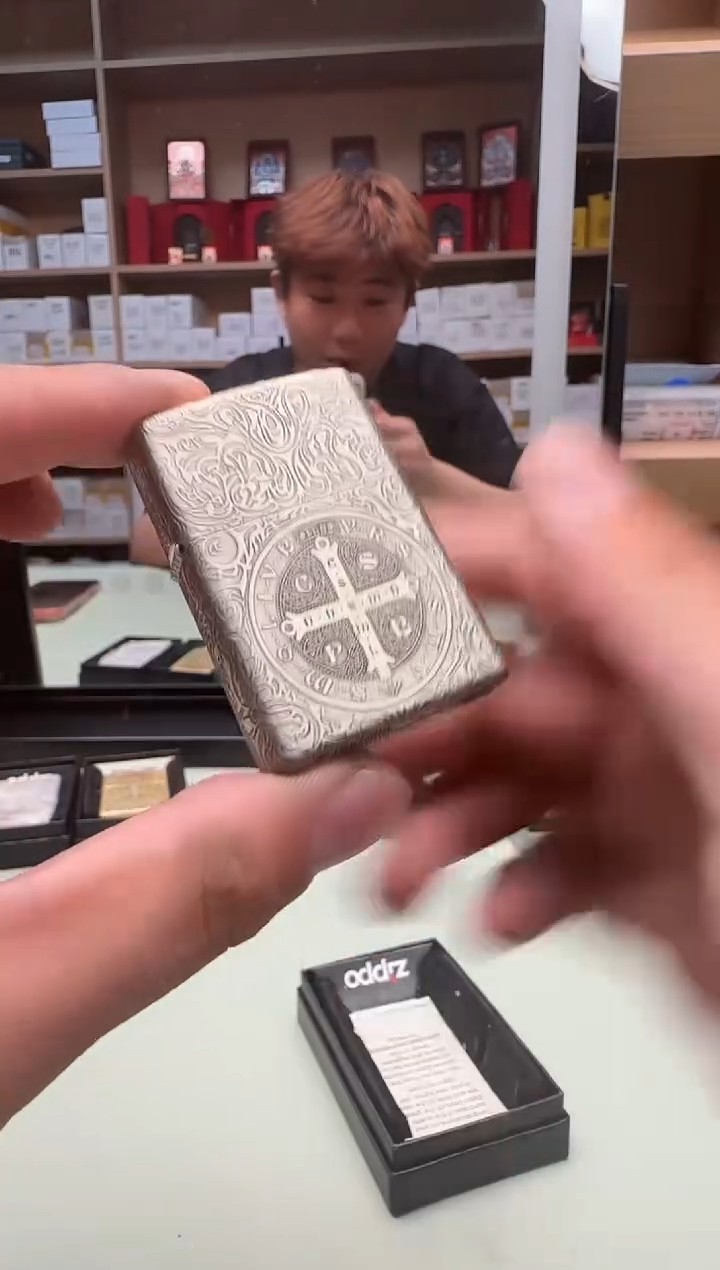 Zippo打火机白铜康斯坦丁