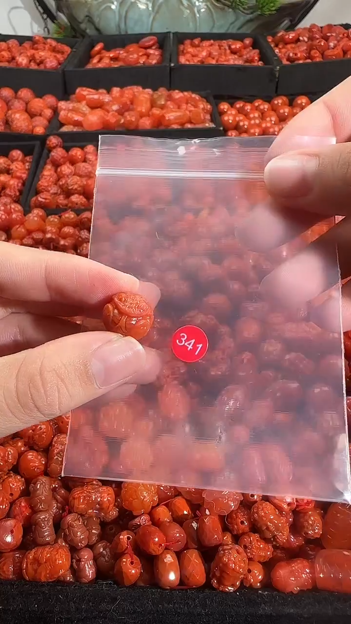 颈饰未镶嵌南红玛瑙1