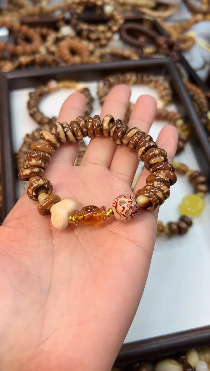 蜜蜡吊坠(赠链)未镶嵌紫金鼠 卡13mm左右甜甜圈 单圈【多样发1】