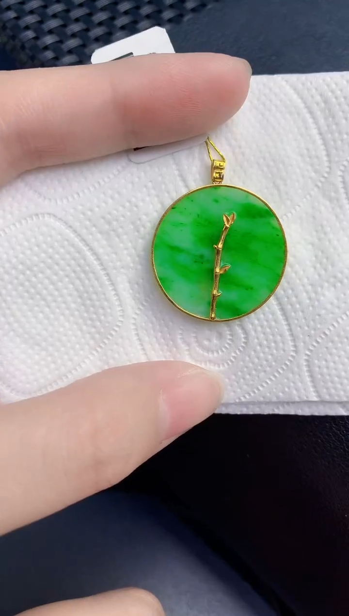 颈饰18K金镶嵌翡翠天然翡翠缅甸A货