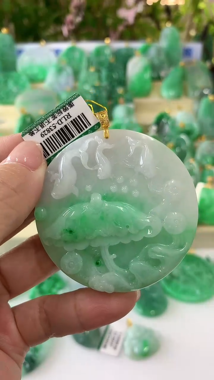 【闪购商品】翡翠吊坠(不含链)18K金镶嵌挂件