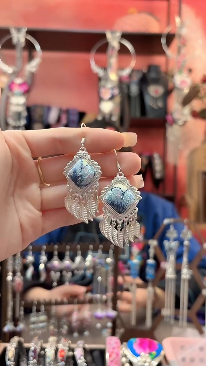 织绣 云织谣民族风精美饰品   216