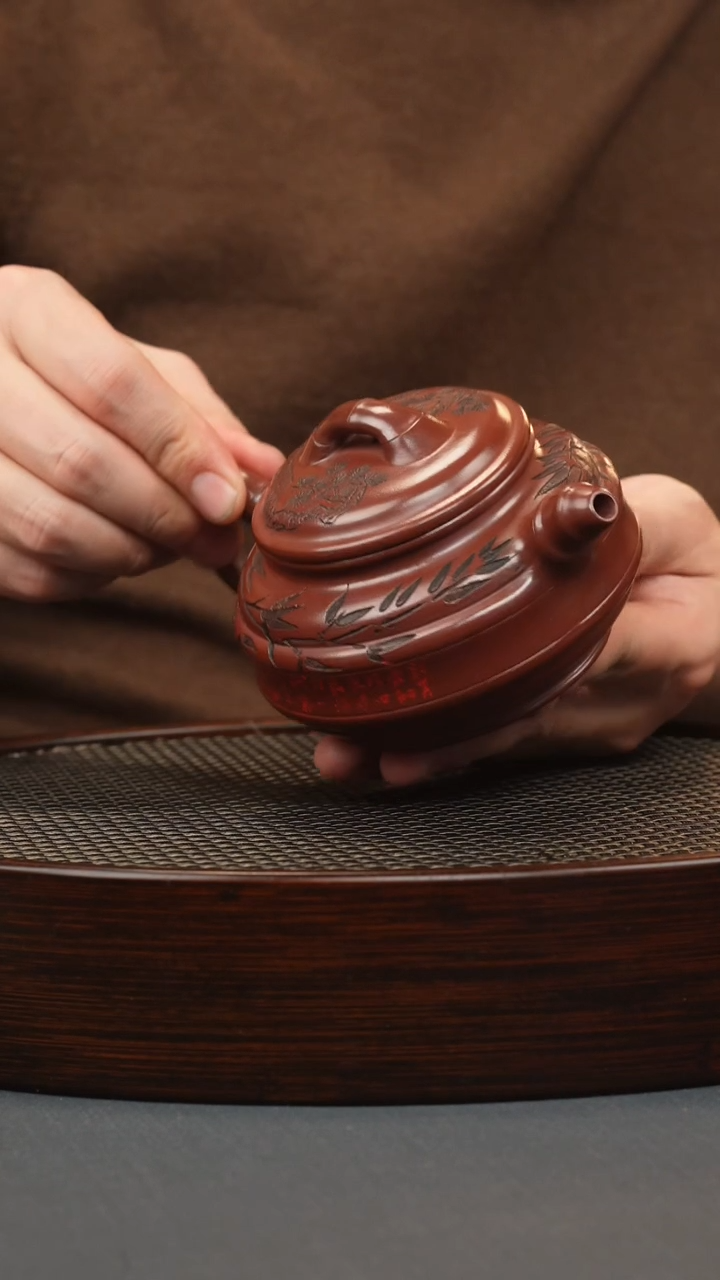 【闪购商品】紫砂茶壶龙血砂 双线竹鼓 刻竹