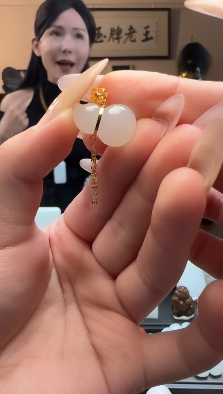 【闪购商品】和田玉白玉葫芦未镶嵌吊坠