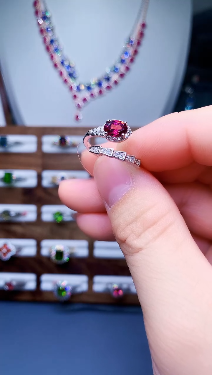 【闪购商品】石榴石戒指银S925镶嵌89-3