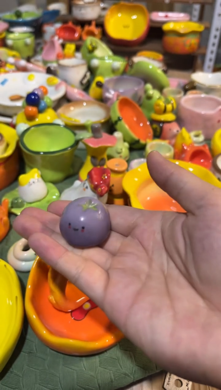 42手绘釉下彩微瑕陶瓷