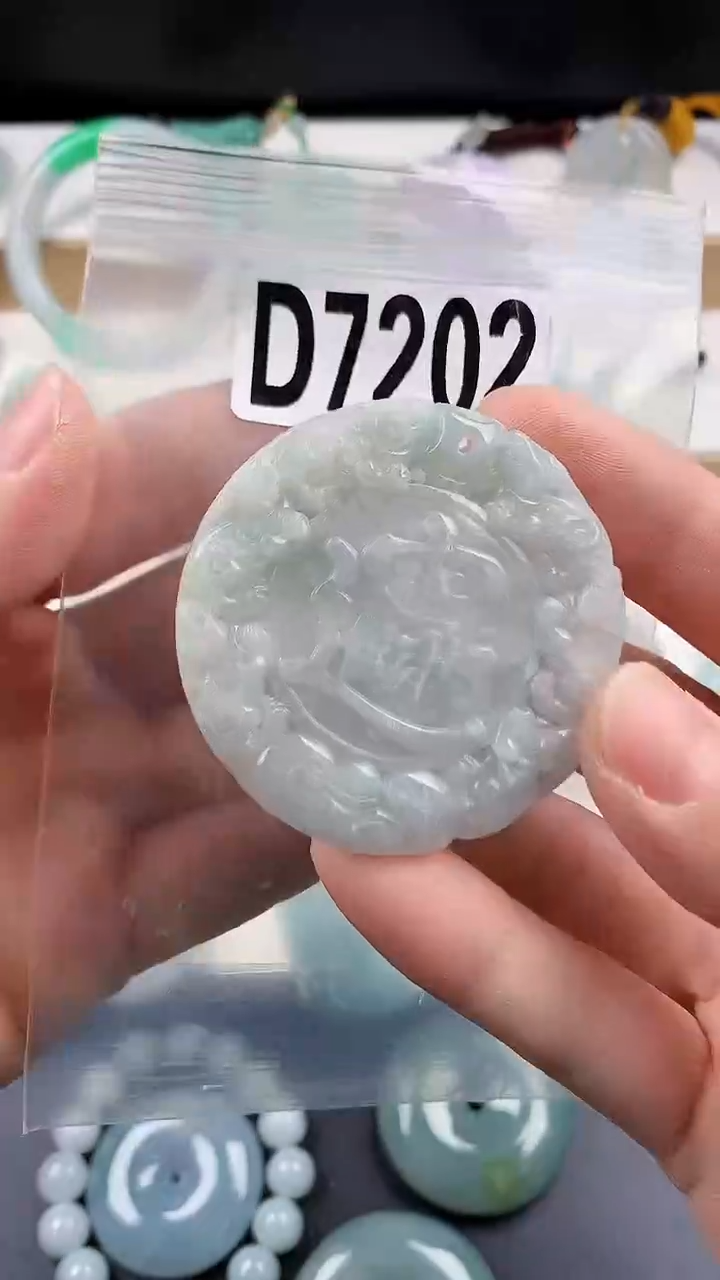 颈饰未镶嵌翡翠天然翡翠吊坠挂件