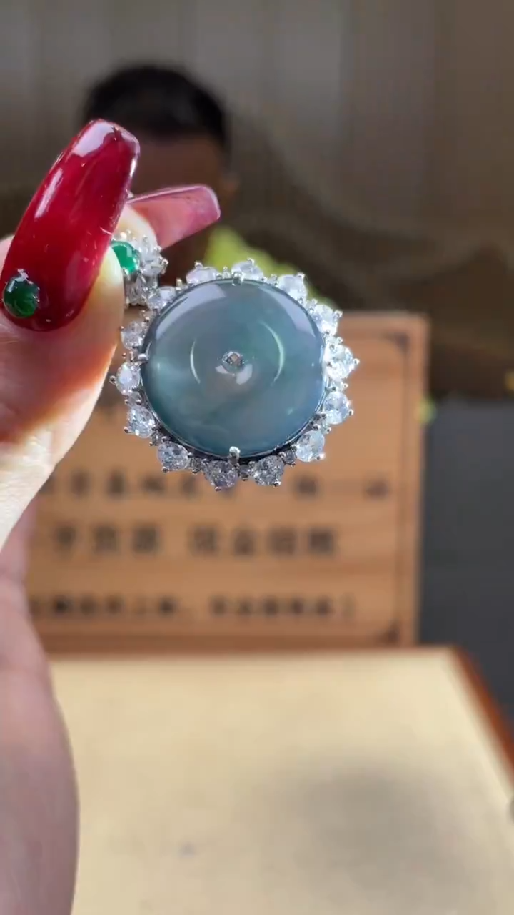 【闪购商品】翡翠颈饰未镶嵌      *7