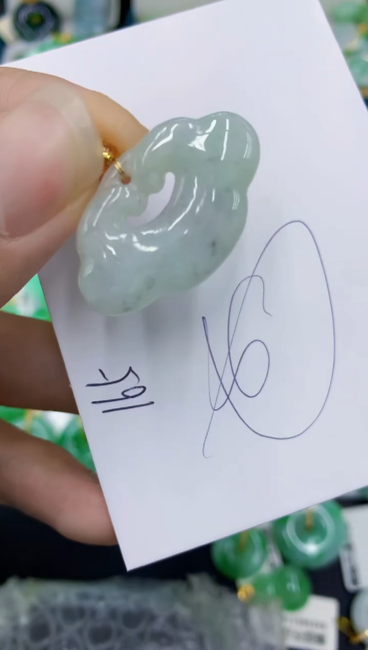 翡翠未镶嵌颈饰1111111111