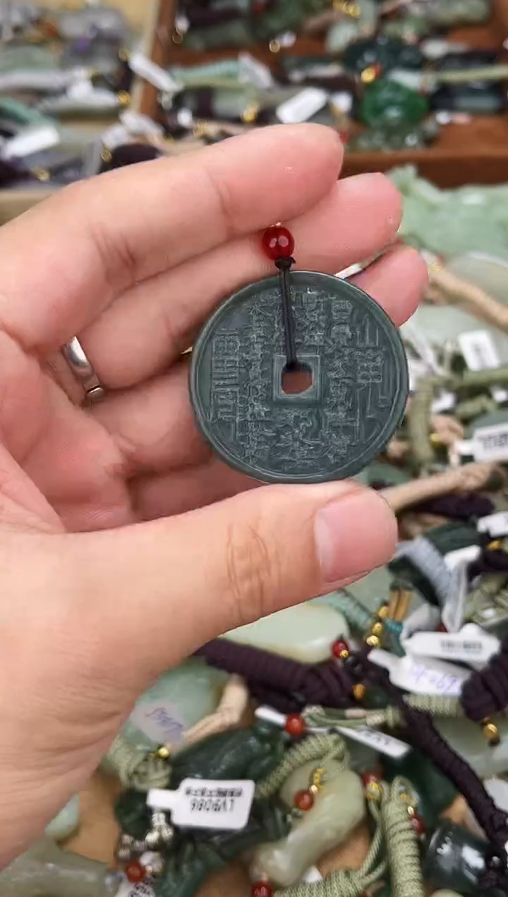 颈饰未镶嵌和田玉1