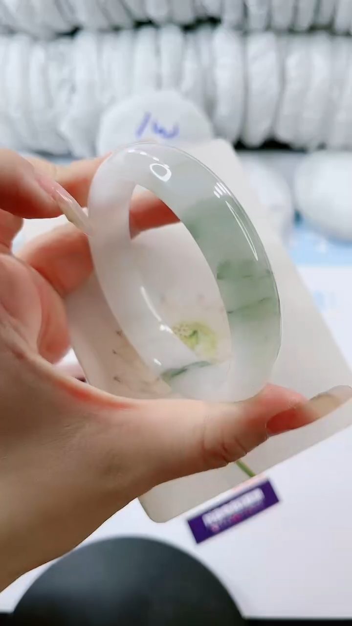 【闪购商品】石英质玉手镯未镶嵌多样性发货V485