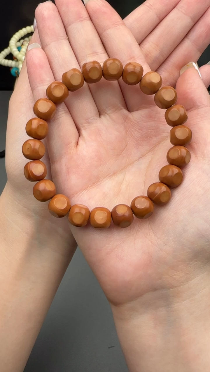 手串猴头核桃杜****️11