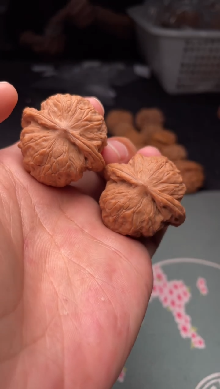 把件文玩核桃a101  野狼 38尺