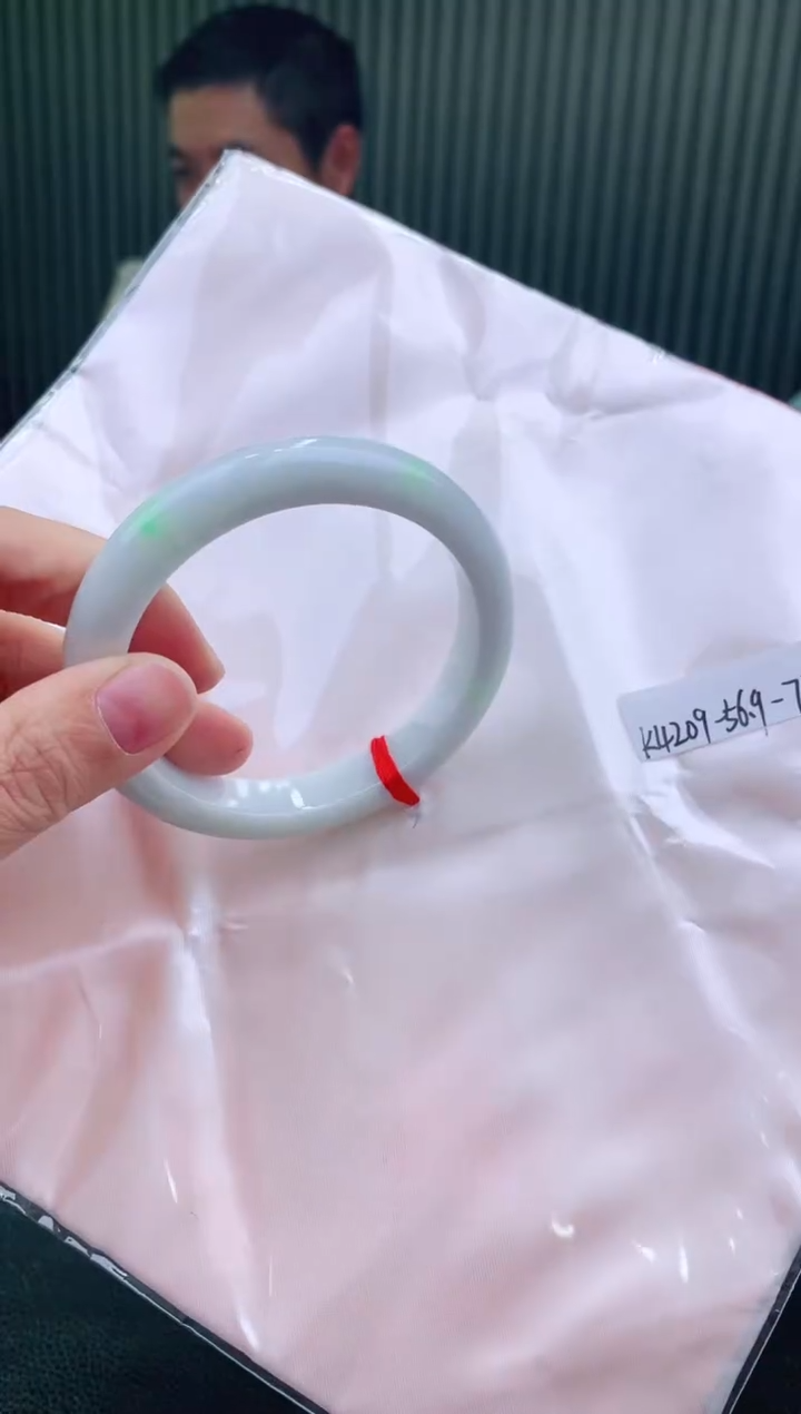 未镶嵌手镯翡翠56+