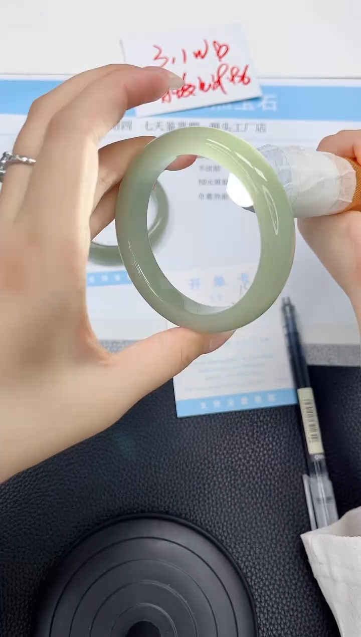 石英质玉手镯未镶嵌181-56.7