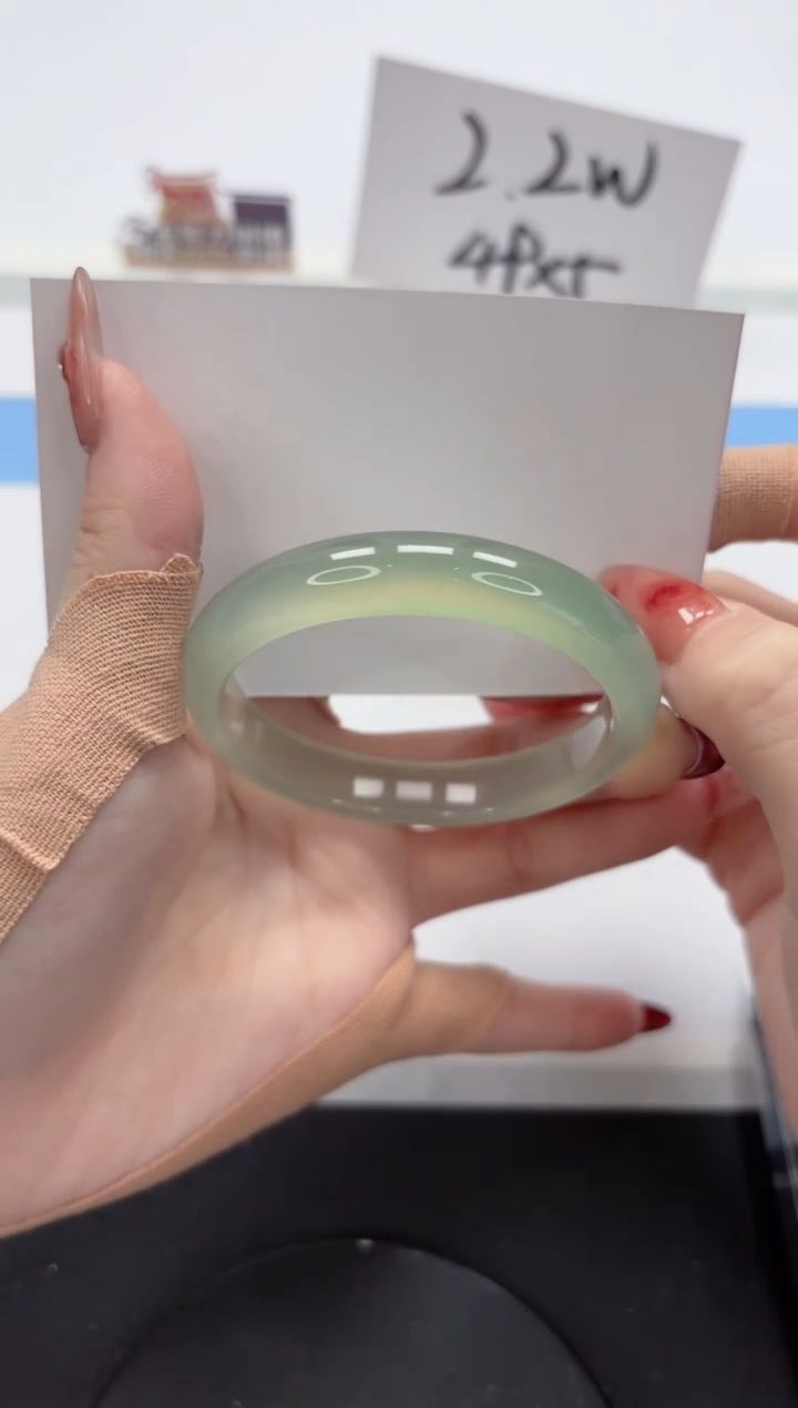 【闪购商品】石英质玉手镯未镶嵌A61-54.8