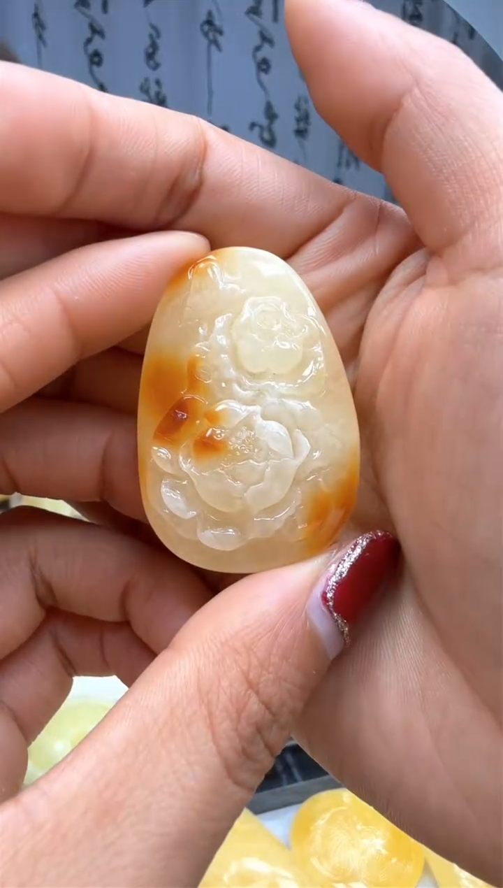 【闪购商品】琥珀裸石未镶嵌挂坠