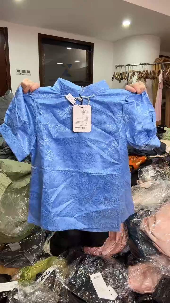 2XL码    125-135斤   半袖