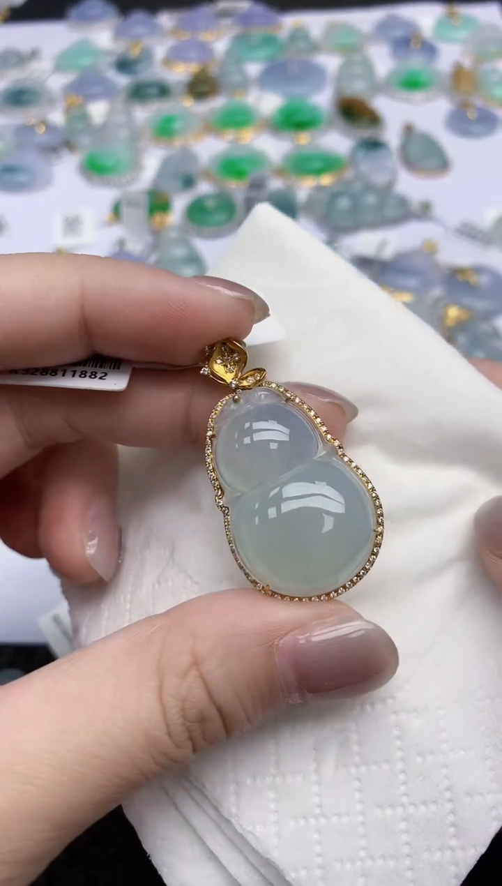 【闪购商品】翡翠颈饰18K金镶嵌天然翡翠A货