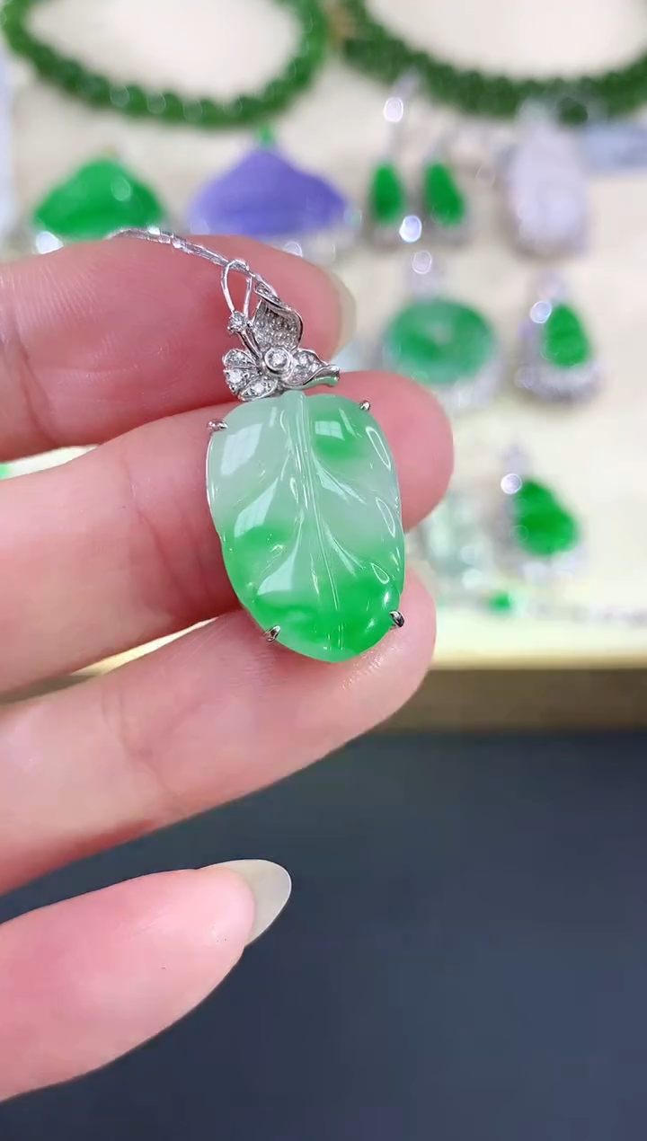 吊坠(不含链)18K金镶嵌翡翠103|