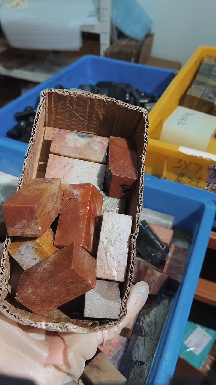 老挝石O****r瑕疵不规则章