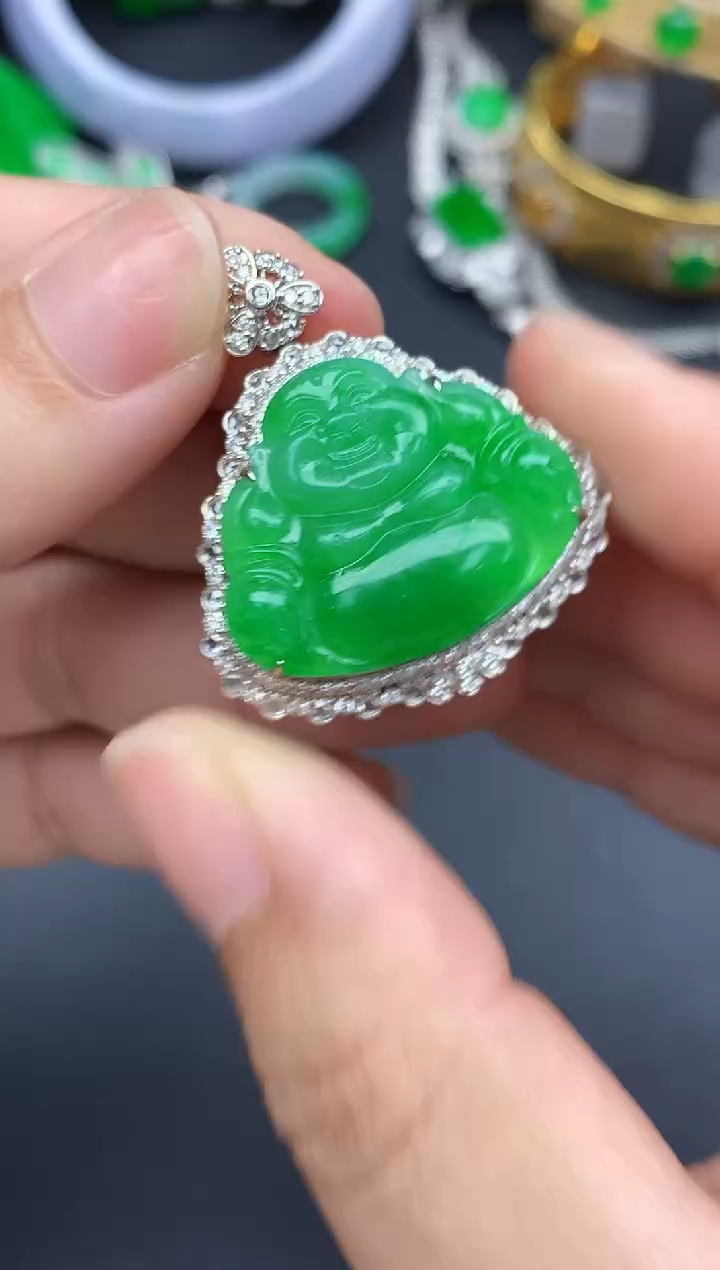 颈饰18K金镶嵌翡翠在**方640-服务费2900