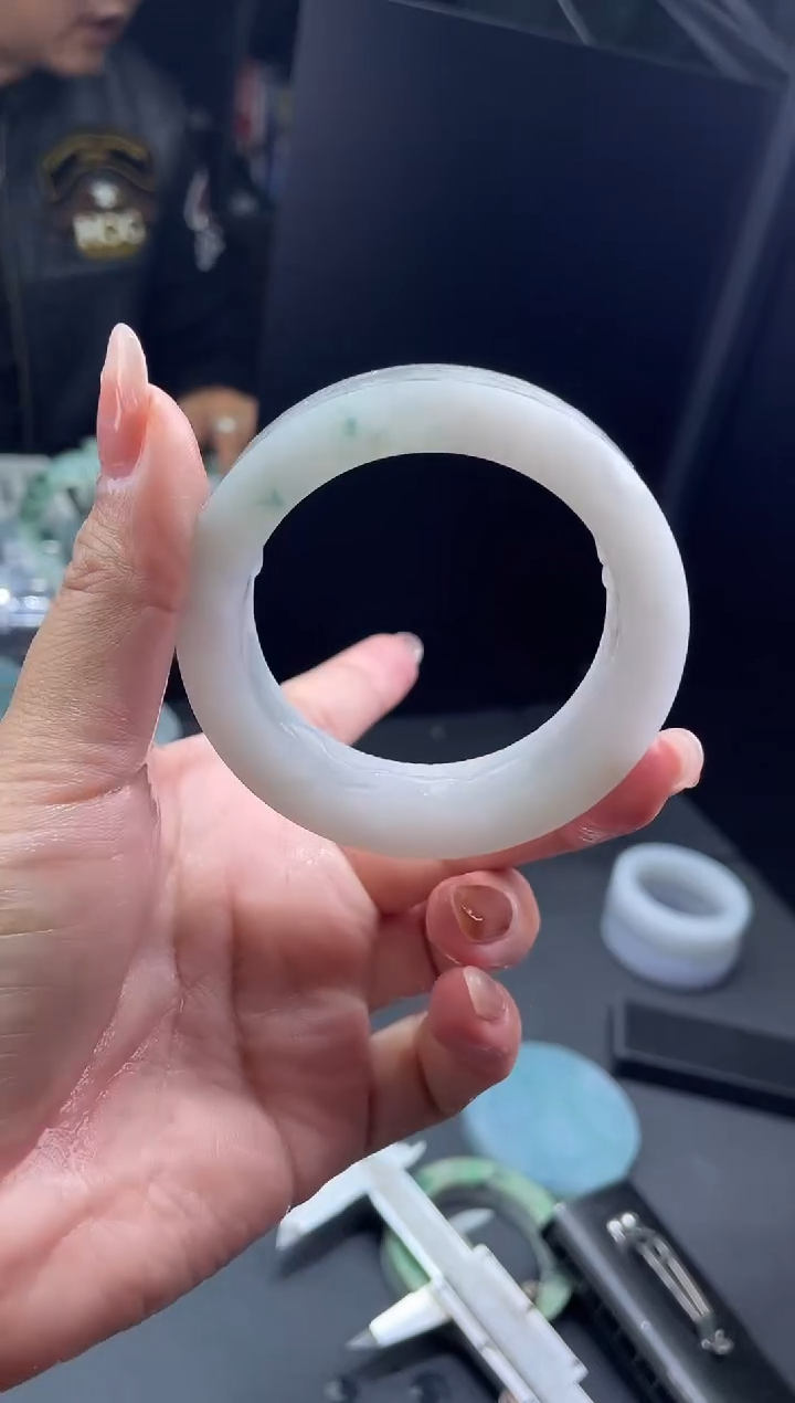 未镶嵌手镯定制翡翠子*翡翠手镯