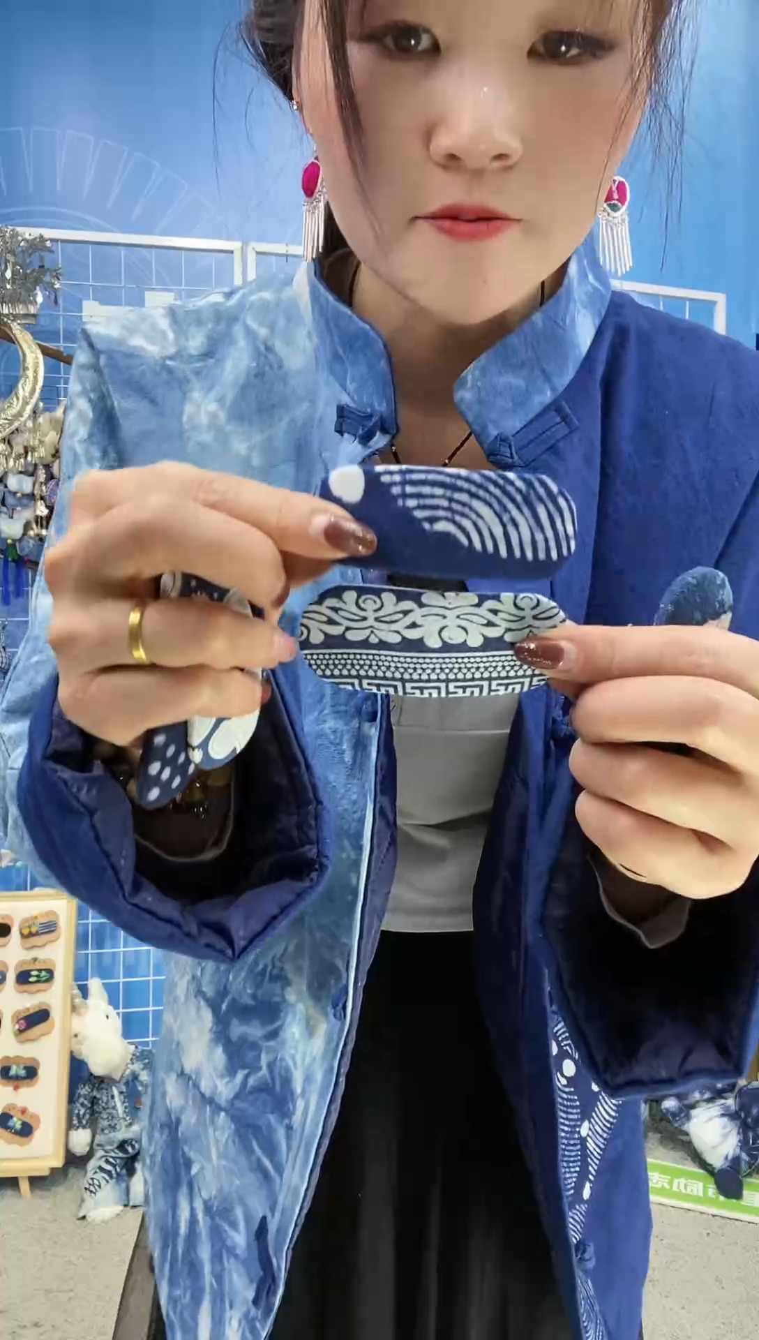 铁合金皮质纯手工蜡染发夹