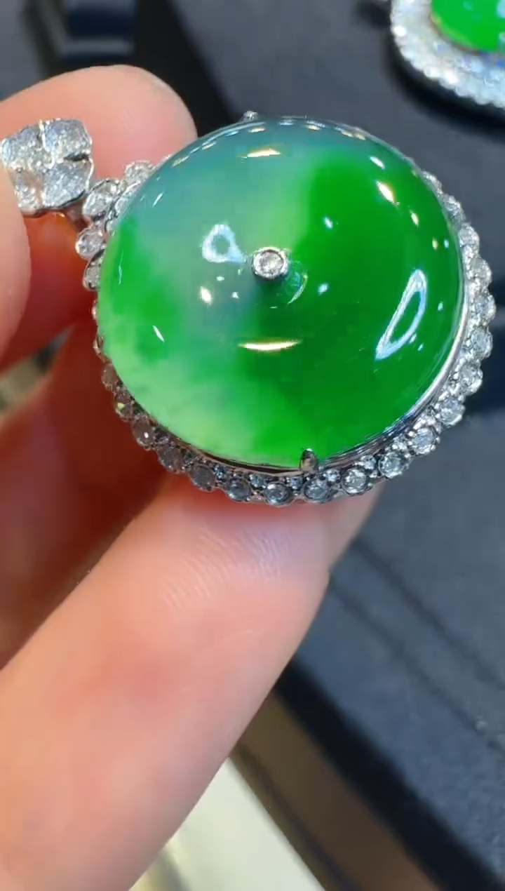 翡翠18K金镶嵌吊坠(不含链)多样性团购发一件