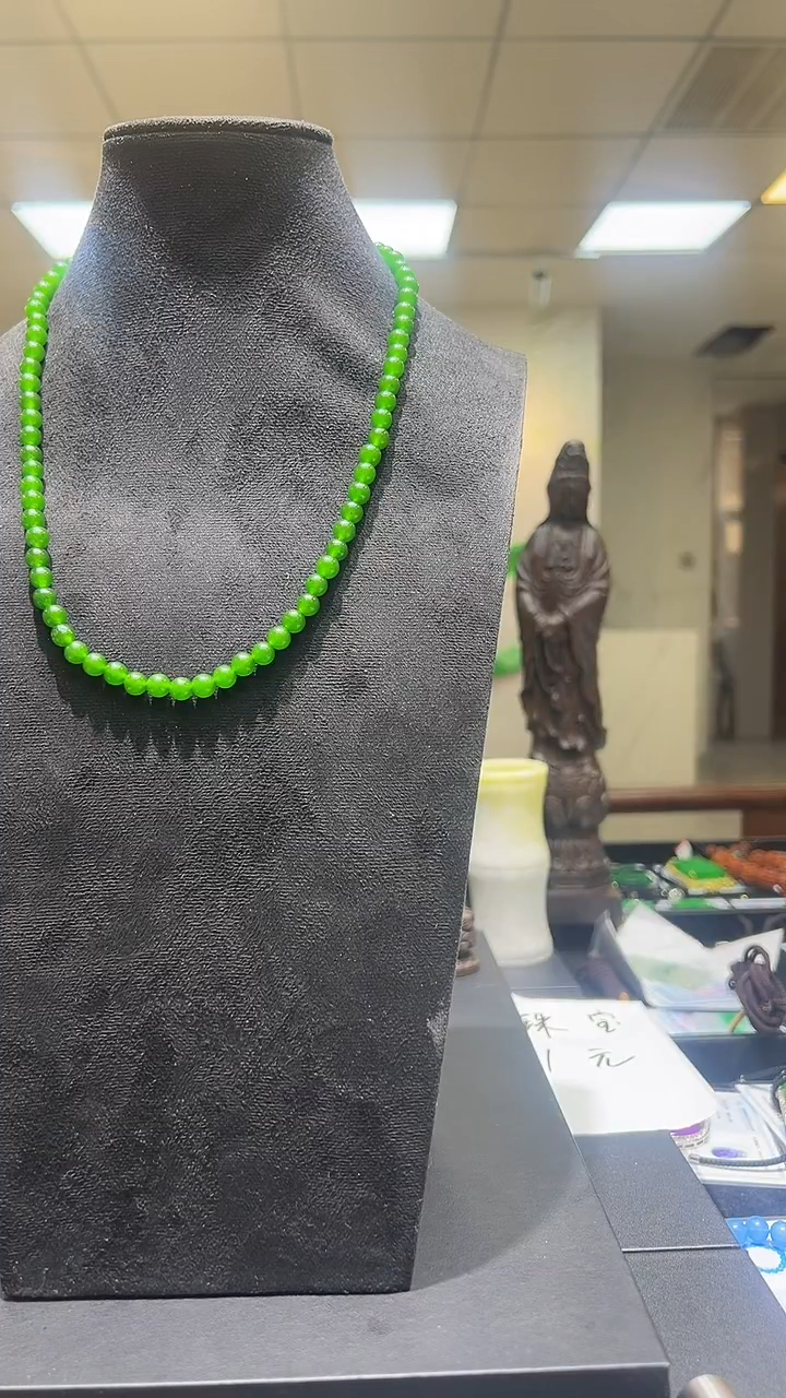 颈饰未镶嵌和田玉的