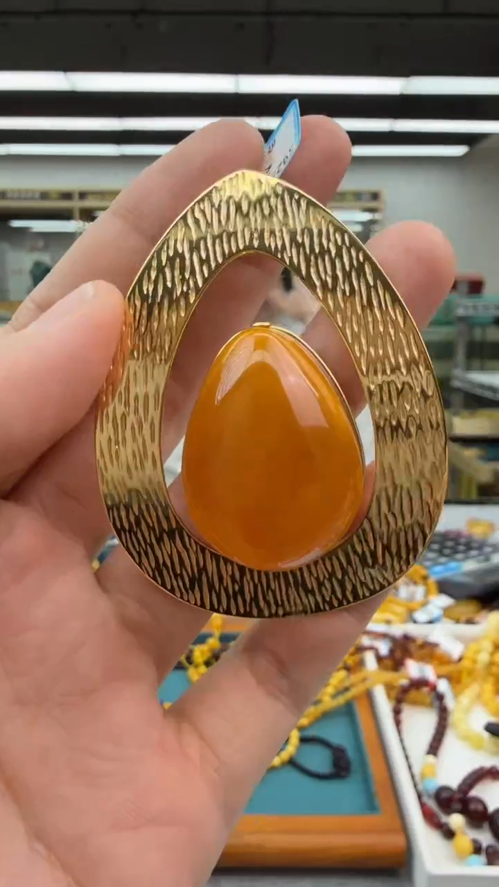 【闪购商品】琥珀颈饰银S925镶嵌172秒拍号