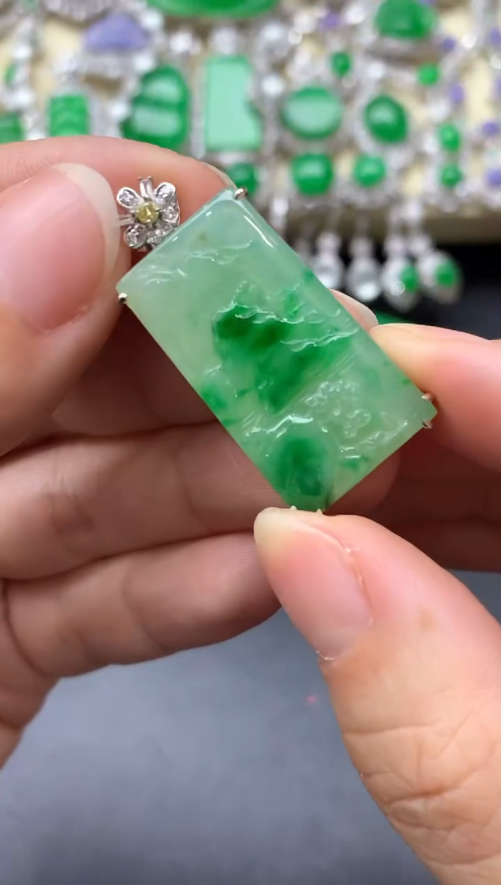 颈饰18K金镶嵌翡翠644-中国好珍宝