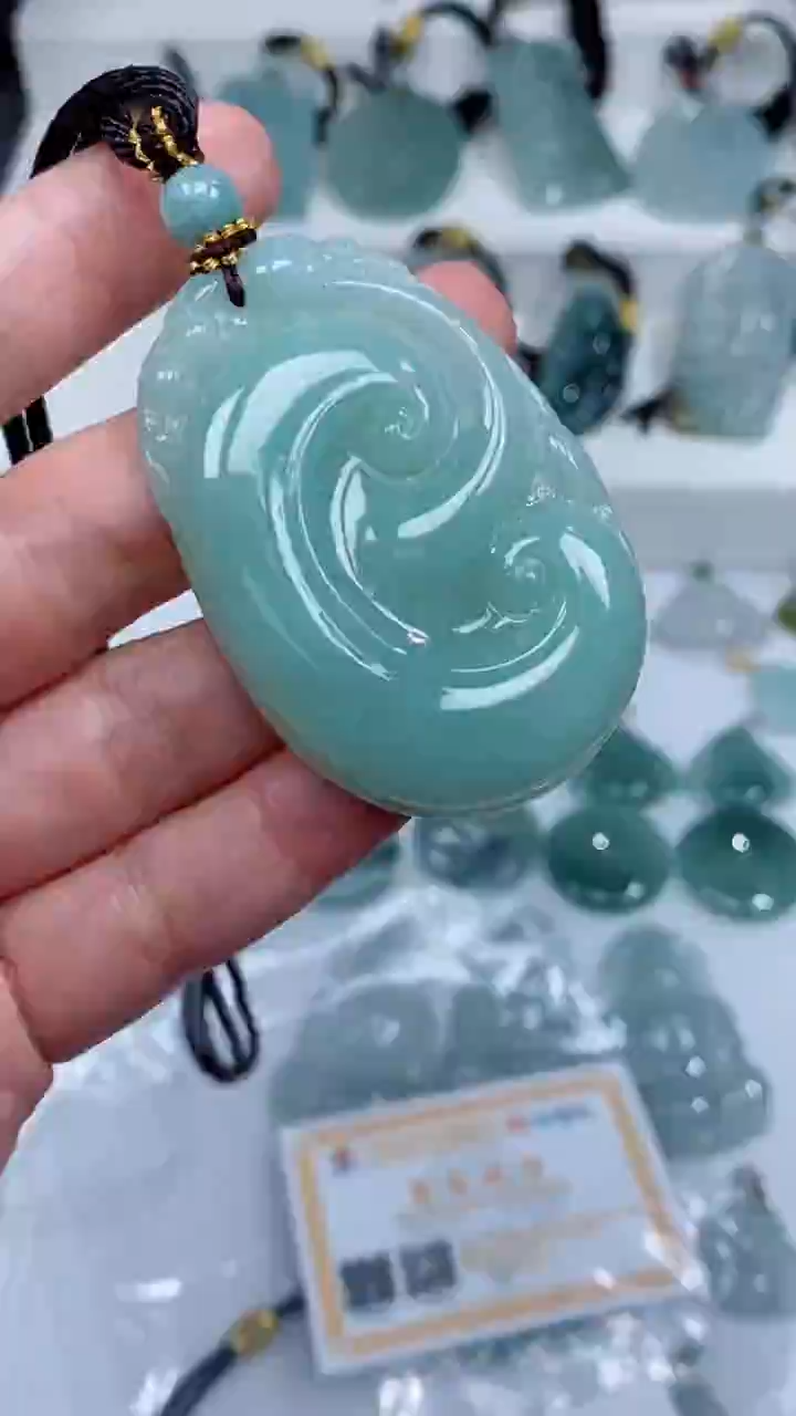 颈饰未镶嵌翡翠吊坠