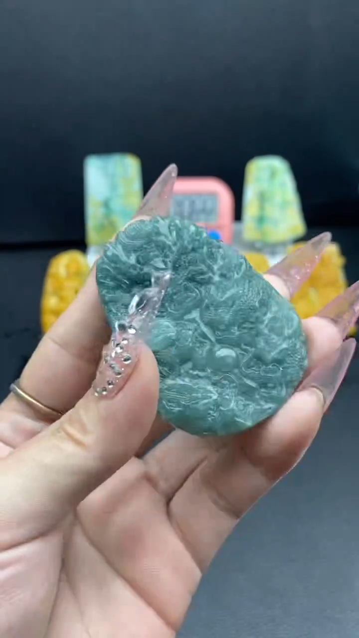 定制翡翠未镶嵌挂件