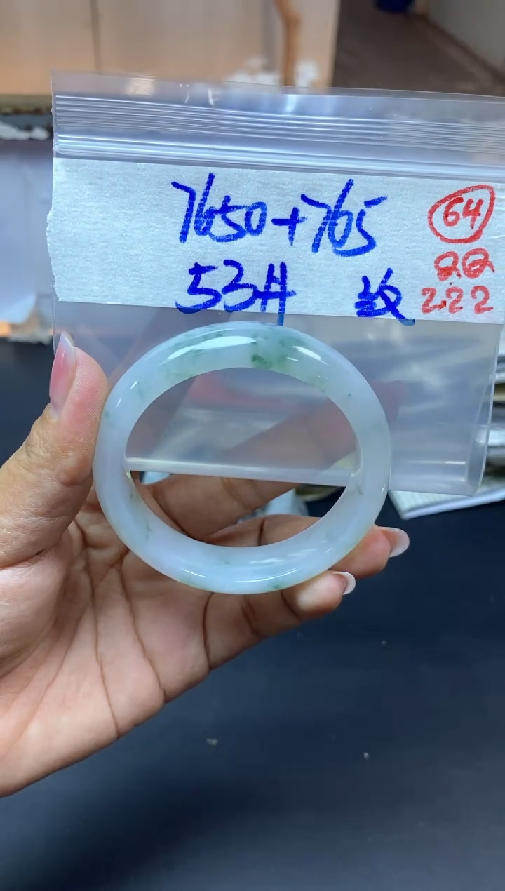 【闪购商品】定制翡翠未镶嵌64/手镯/