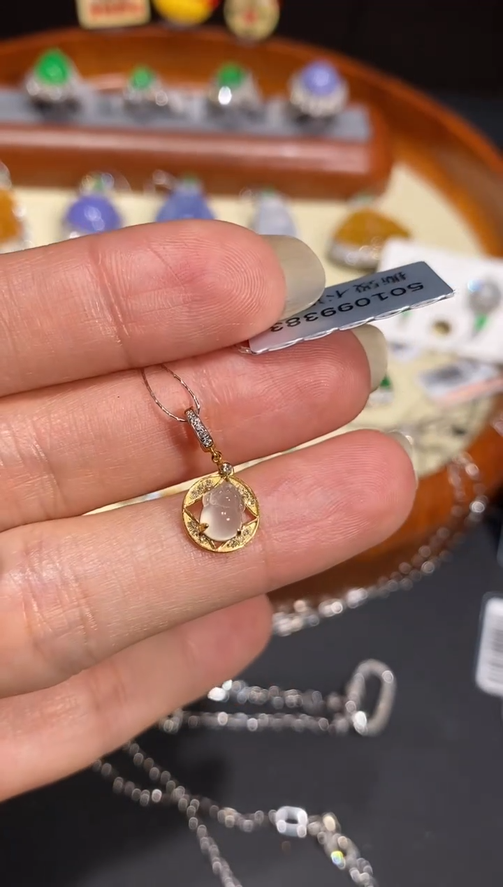 【闪购商品】翡翠颈饰18K金镶嵌吊坠