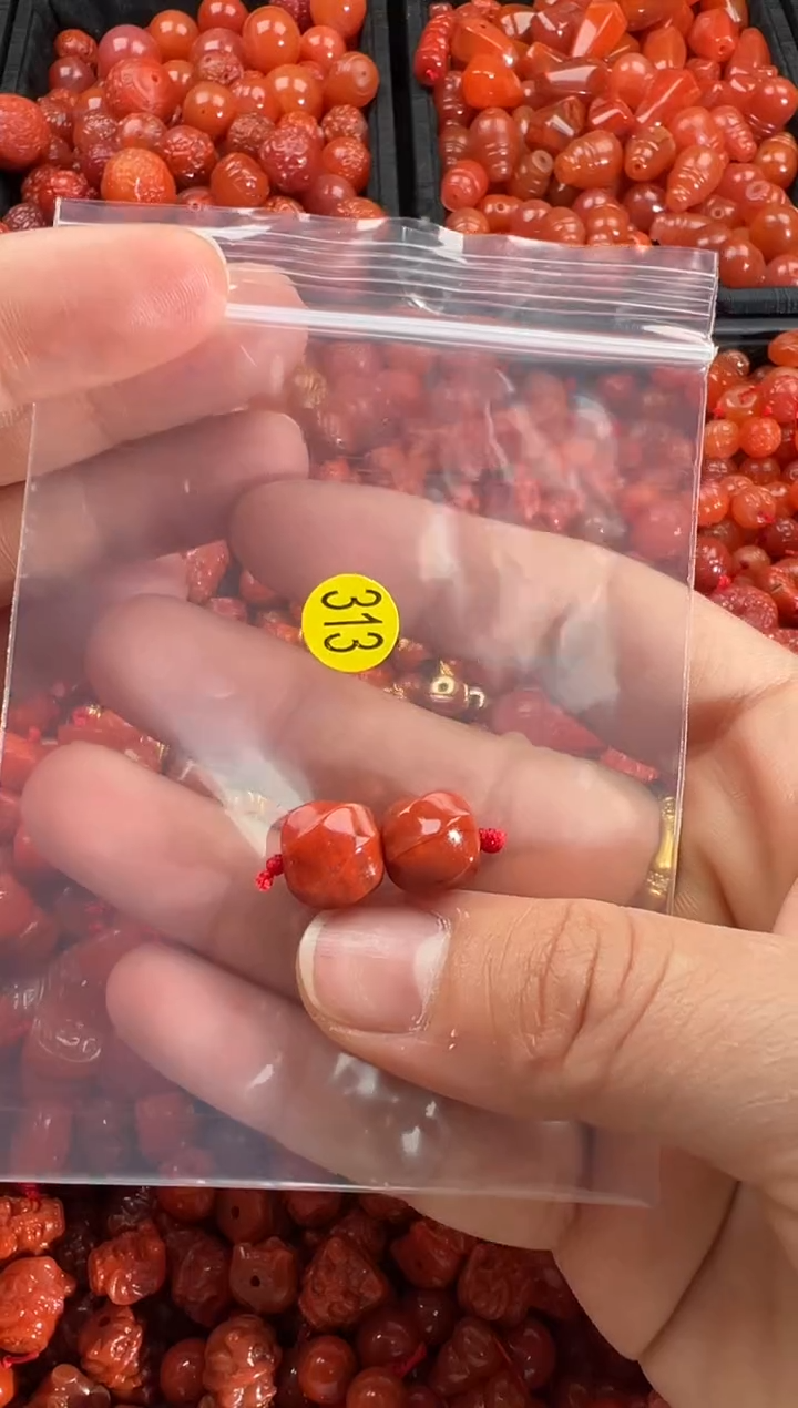 【闪购商品】南红玛瑙颈饰未镶嵌1