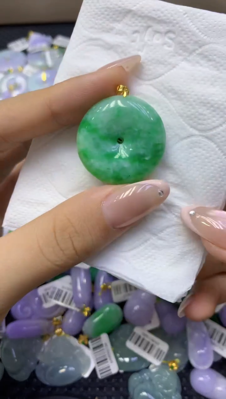 颈饰18K金镶嵌翡翠天然缅甸翡翠A货