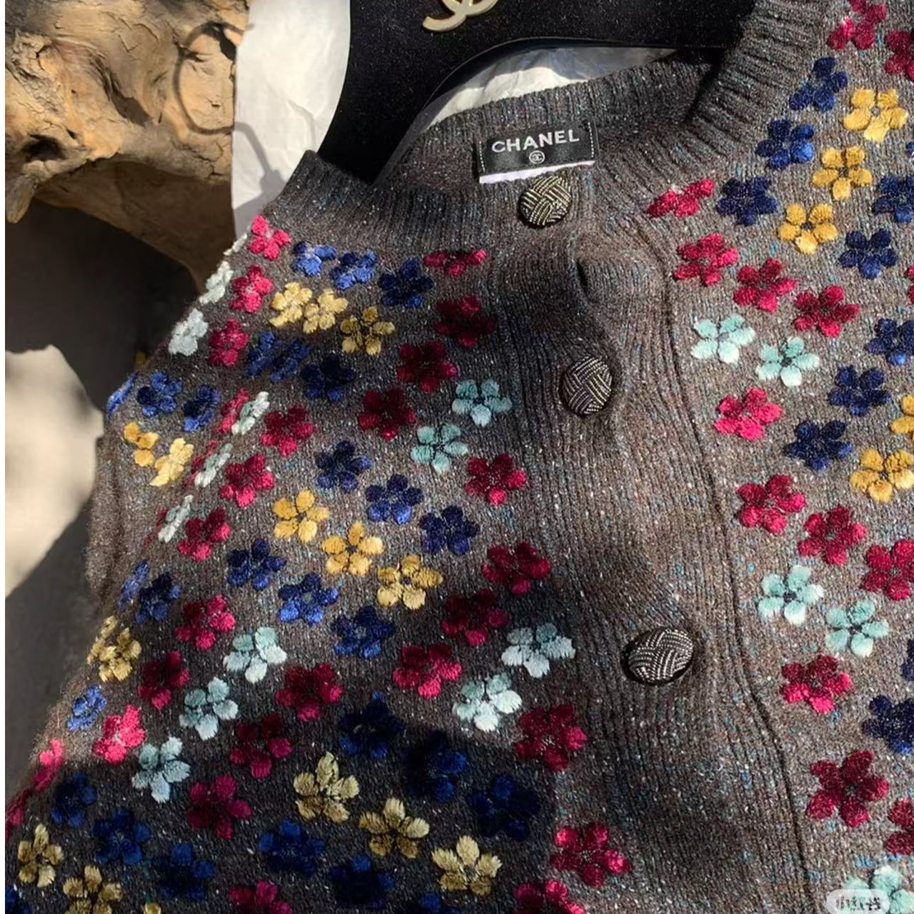 99新 Chanel/香奈儿 立体花朵羊绒开衫权志龙同款 深灰色  40码