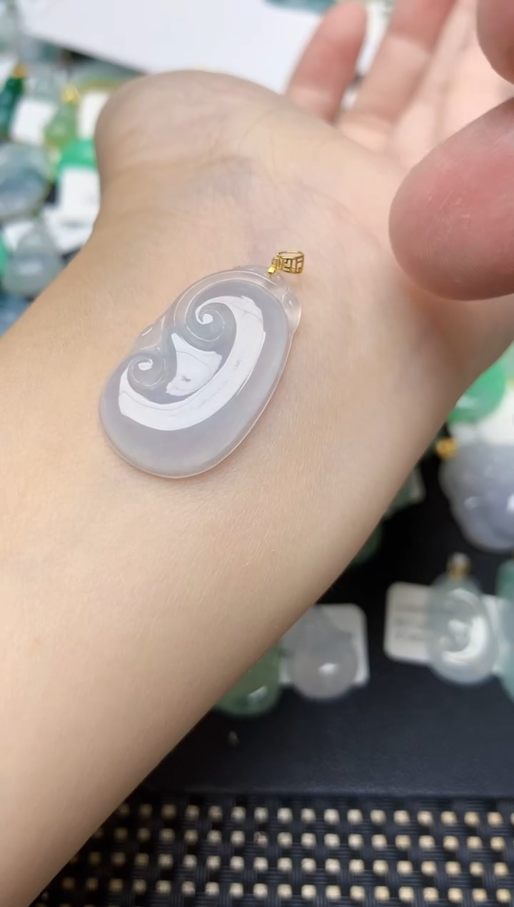 翡翠18K金镶嵌颈饰天然缅甸A货翡翠