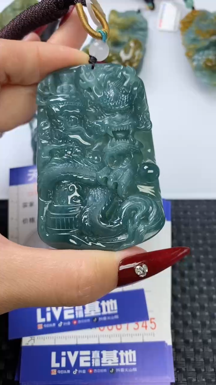 【闪购商品】翡翠颈饰未镶嵌111111111111111