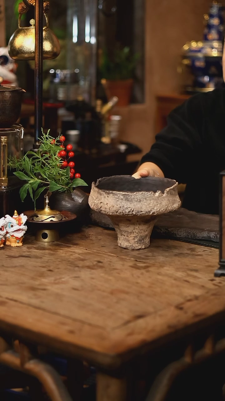 【闪购商品】侘寂紫砂高足花器