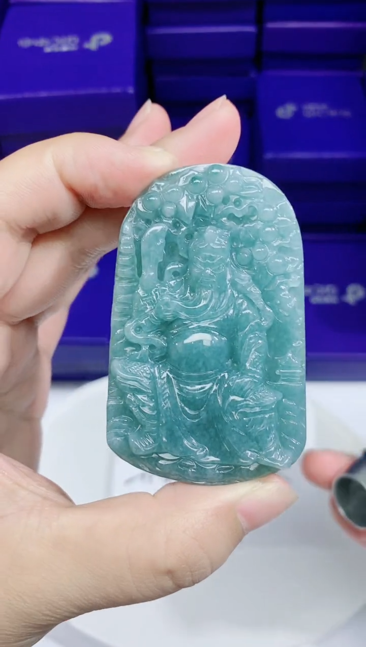 翡翠未镶嵌颈饰