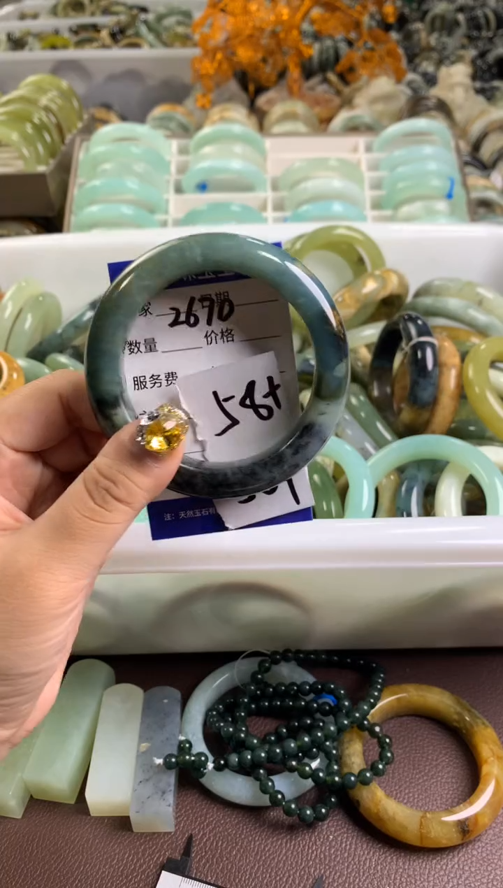 【闪购商品】蛇纹石玉手镯未镶嵌2670