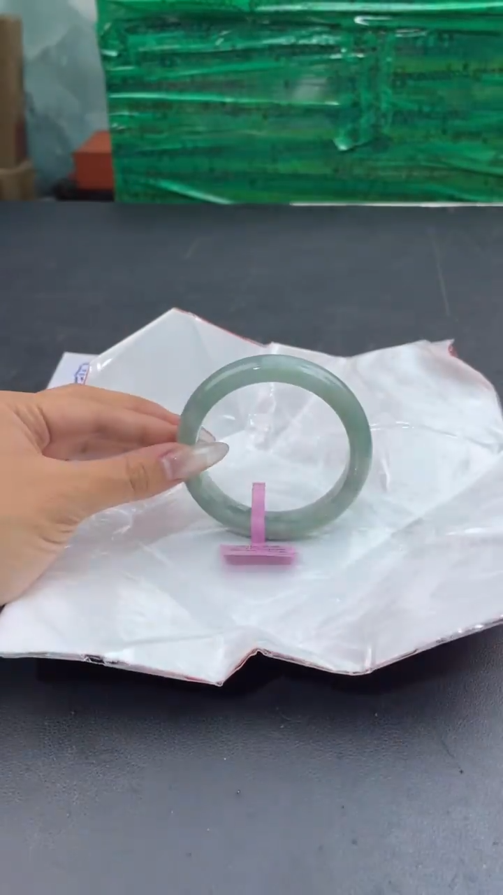 【闪购商品】翡翠手镯未镶嵌6翡翠手镯（微瑕）