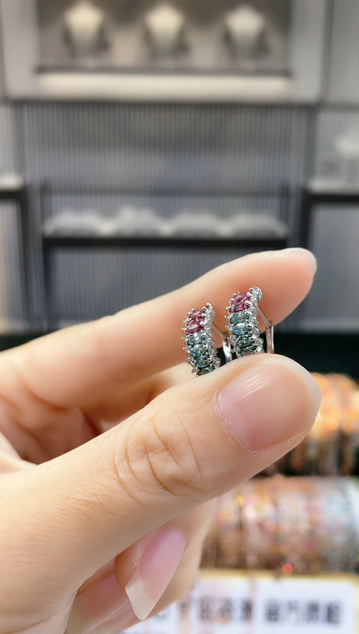 银S925镶嵌耳扣碧玺666666666