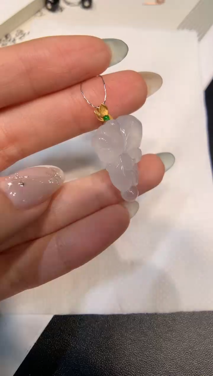 颈饰18K金镶嵌翡翠花件吊坠
