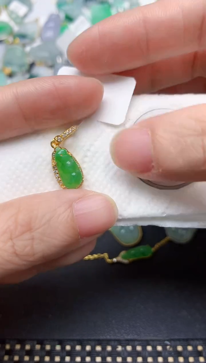 颈饰未镶嵌翡翠天然缅甸A货翡翠