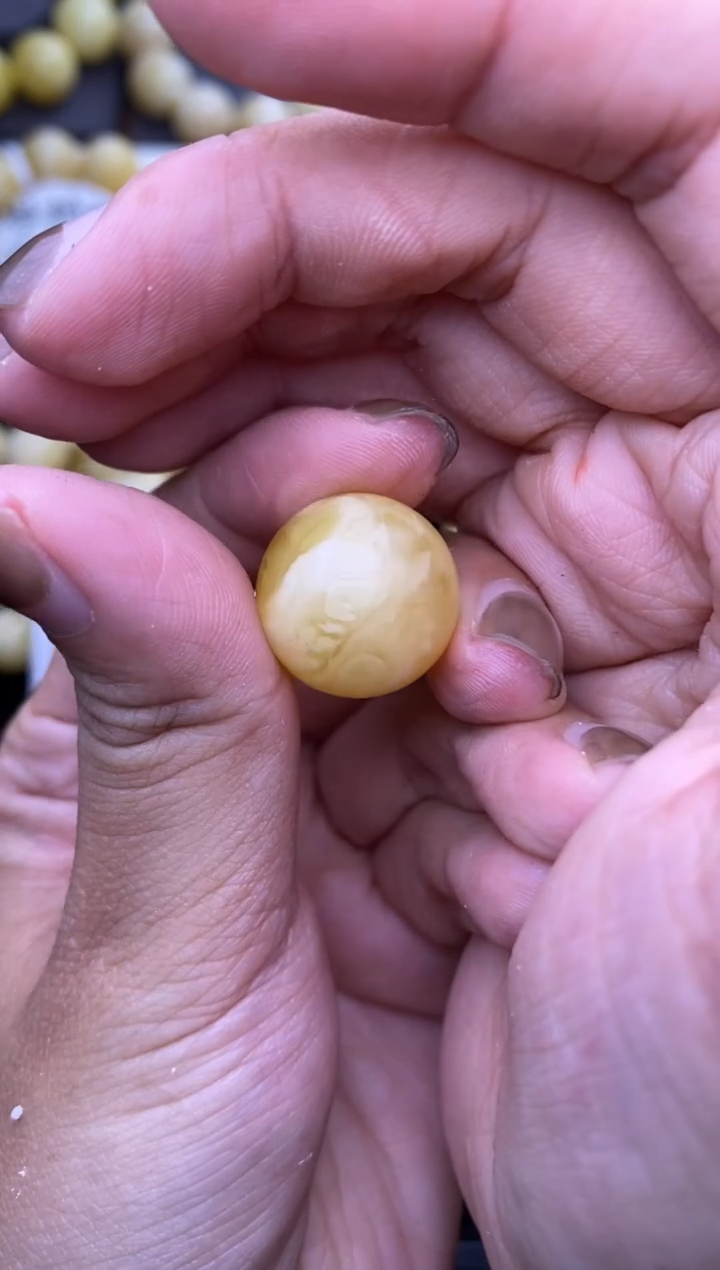 裸石琥珀未镶嵌大小姐珠宝110