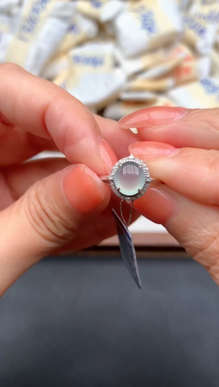 18K金镶嵌挂件翡翠1